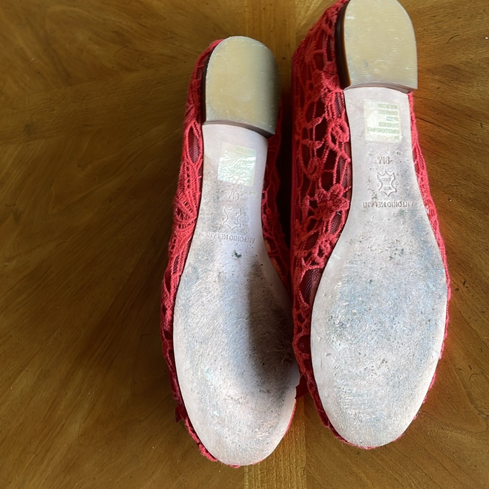 ❤️Red Lace Antonio Milano Flats Size 9 ❤️ - Picture 5 of 9